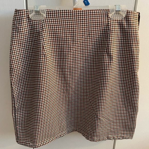Plaid skirt - Picture 2 of 3